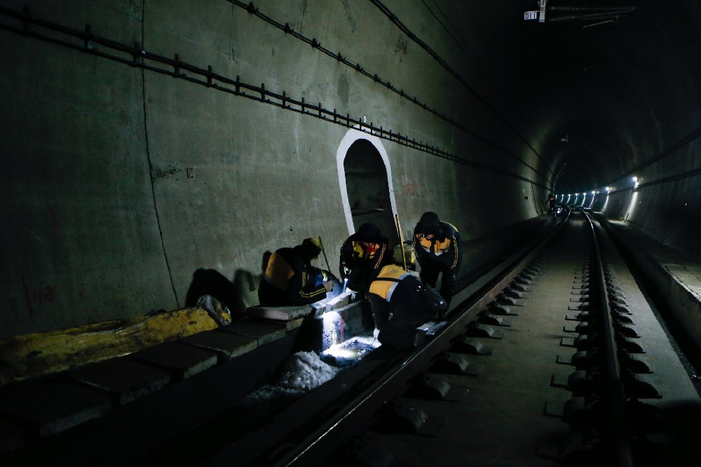 六安铁路运营隧道病害现状